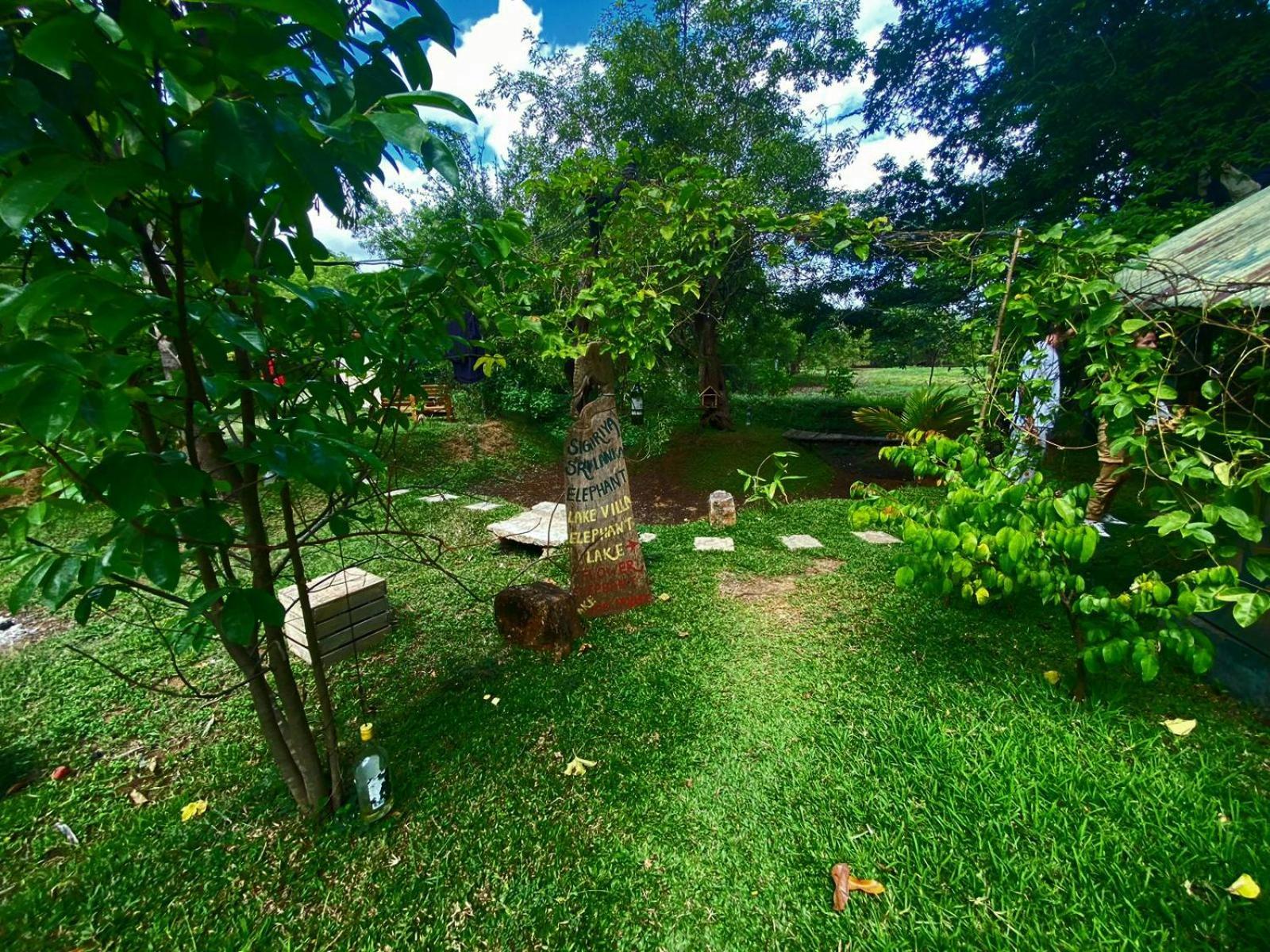 Elephant Lake Villa Sigiriya Exterior photo